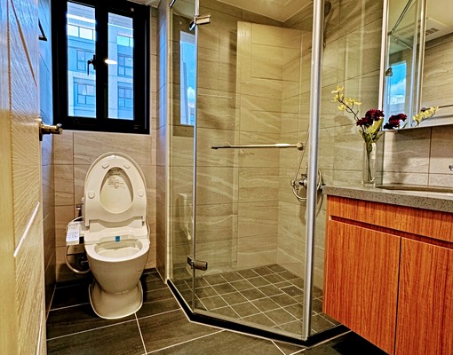 青埔A18公園景觀大套房浴室有對外窗 - Image 1