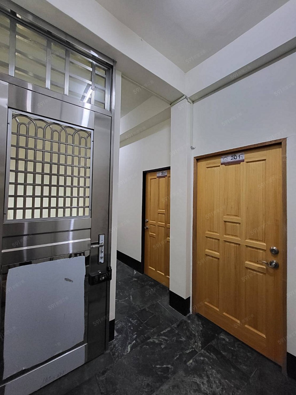 2F兩間套房 #201, #202