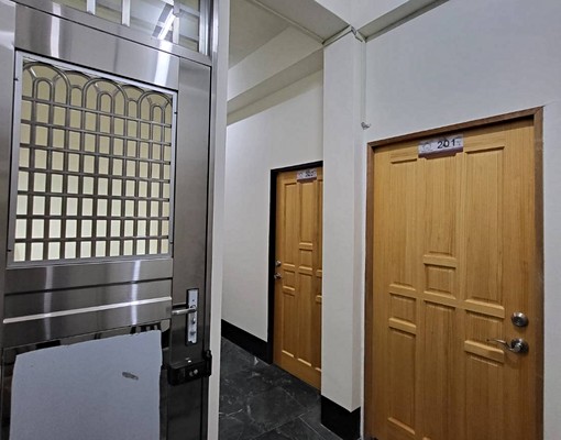 潭子火車站旁~大套房/雅房數間(限女性) - Image 2