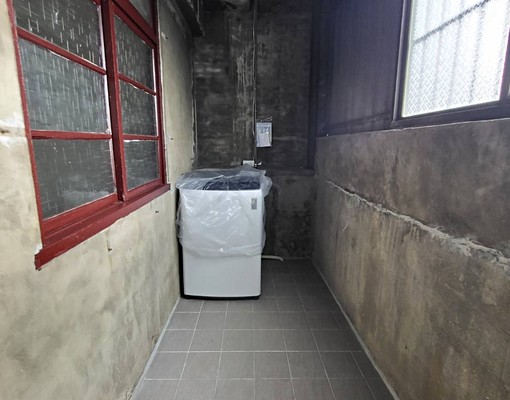 潭子火車站旁~大套房/雅房數間(限女性) - Image 4