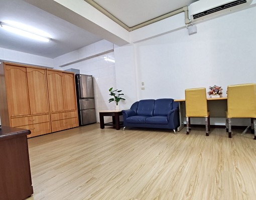 室內汽車位/善化站前整層有廚大套房 - Image 11