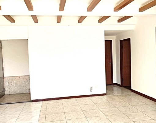 三房含車管.可租補!採光佳優質社區 - Image 3