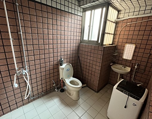 秒殺物件!彰化家樂福旁!超大套房使用空間 - Image 4