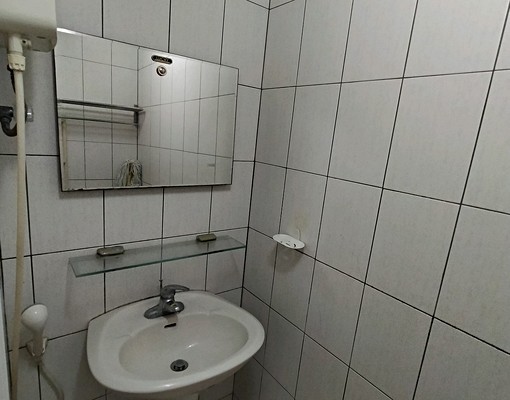 近中山醫，生活機能佳，限女性。房仲勿擾 - Image 3