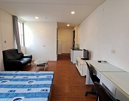 #高師大#文化中心#市政府#獨洗獨曬流理台#沙發套房#可租補 - Image 2