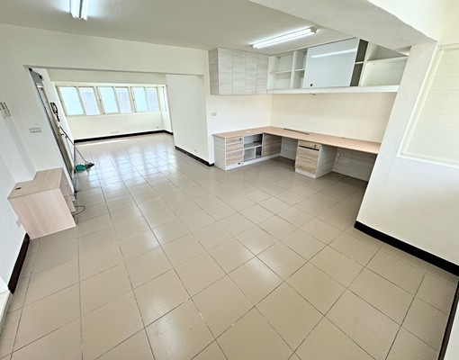 社宅/近北醫商圈開放式格局有陽台/可租補 - Image 1