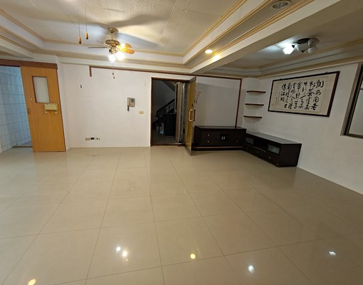 交通四通八達/近工業區/近學區/格局方正 - Image 1