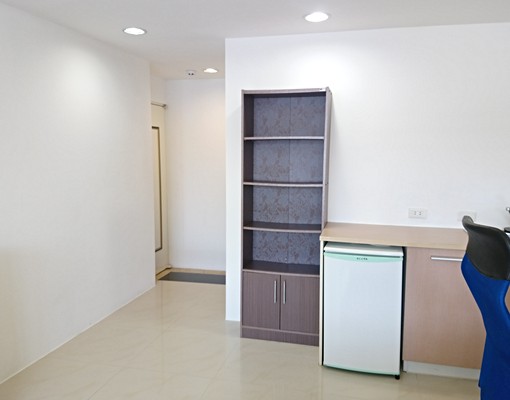 忠孝復興靜巷電梯套房採光通風佳獨立洗衣機 - Image 2