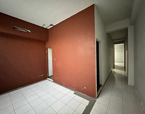 國華商圈永樂市場一樓好運用大空間華廈 - Image 3