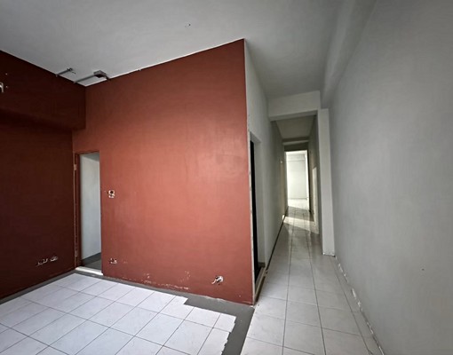 國華商圈永樂市場一樓好運用大空間華廈 - Image 4