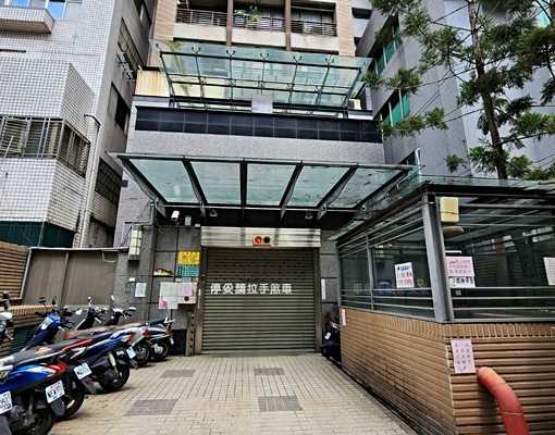 南西中山商圈【時尚衣蝶車位含管理費】 - Image 2