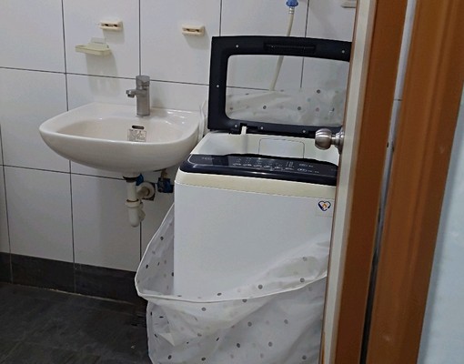 有獨立洗衣機~光線充足屋內廁所都有對外窗 - Image 11