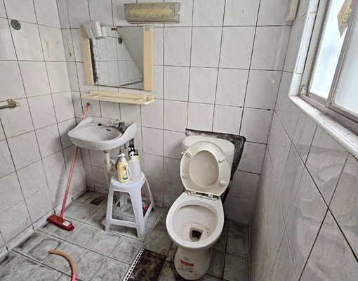 近高大16米路上透天店住~ - Image 5