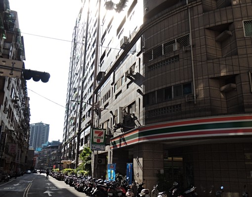 景平捷運挑高4米2(可申請租屋補助) - Image 6