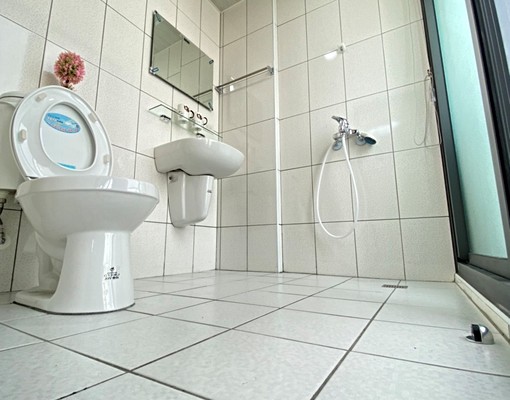 電梯🌟LALAPORT🌟忠孝夜市 - Image 6