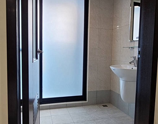 🍊亞灣三多商圈全新装潢未住/傢俱齊✨明亮全新超大套房 - Image 6