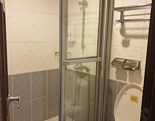 精緻大套房.近市政府 - Image 4