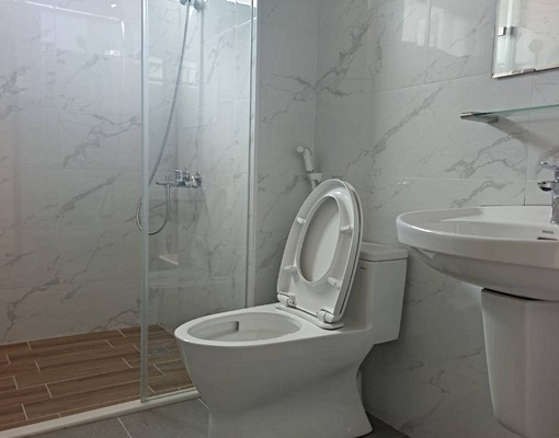 東區全新電梯房,可租補,不接抽菸/養寵物 - Image 2