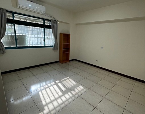 近大遠百.大四房.部份傢俱.平面車位 - Image 4