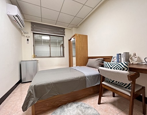 翠福3C雙面大採光房近前鎮高中站愛窩 - Image 3