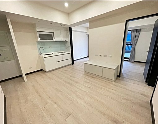 新泰美大露臺全新全配兩房車 - Image 1