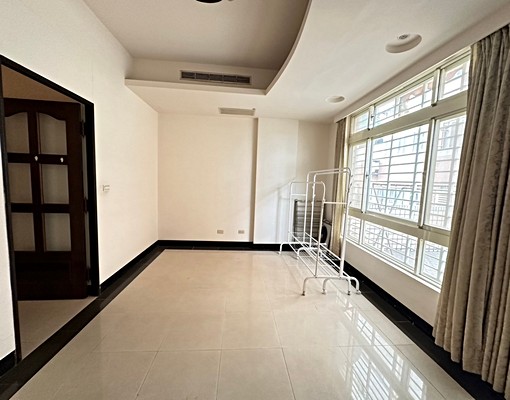 免服務費~稀有透天大5房~可入籍可補助 - Image 3