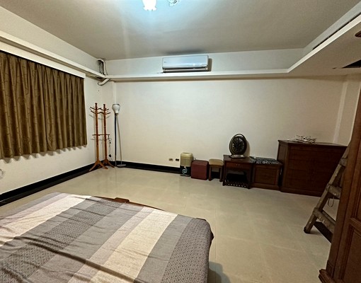 免服務費~稀有透天大5房~可入籍可補助 - Image 6