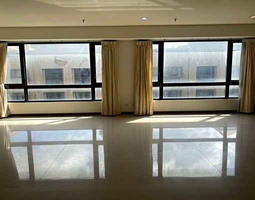 WELIVE時尚近火車行館四房新、乾淨 - Image 1