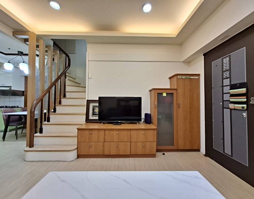 曉明女中華廈3房+平車裝潢傢俱家電可租補 - Image 1