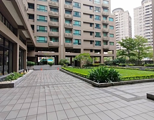 林口家樂福旁竹城佐賀社區三房車,租金含車位費管理費 - Image 2