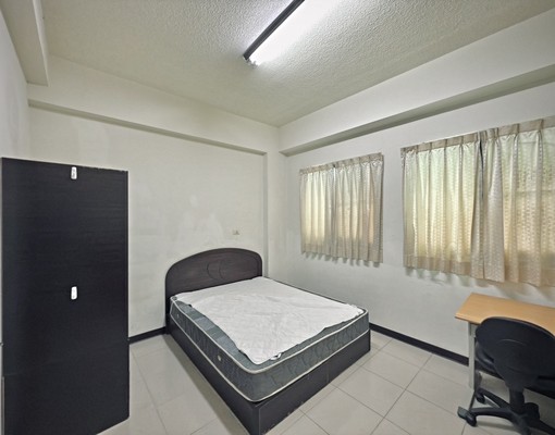 透天厝大套房,寧靜社區,生活圈完善 - Image 1