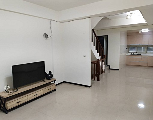 埤塘步道公園旁恬靜4房雙車位透天 - Image 2