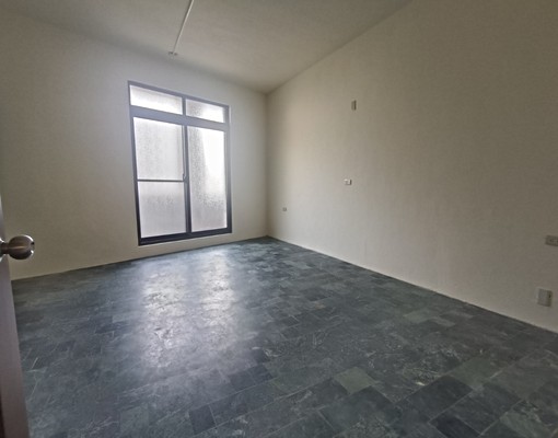 🔥東區4房臨路透天~住家/店住/住辦 - Image 9