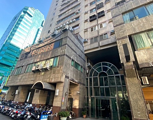 五權國中東興市場旁/精美大三房/可寵可租補/一層二戶 - Image 16