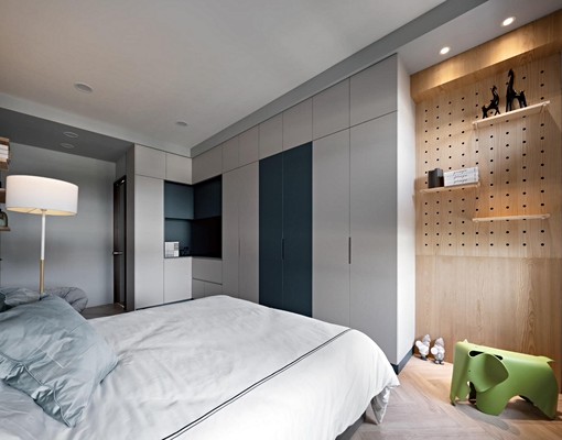 💕獨家💕嶺東文心74💕精品三房 - Image 1