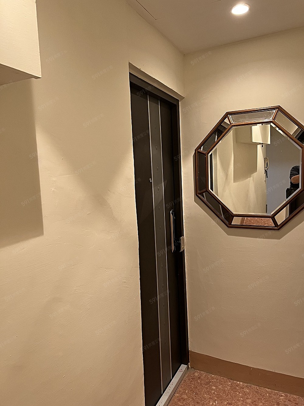 走道至203室房門走道間有錄影CCD系統,提供安全的回家之路