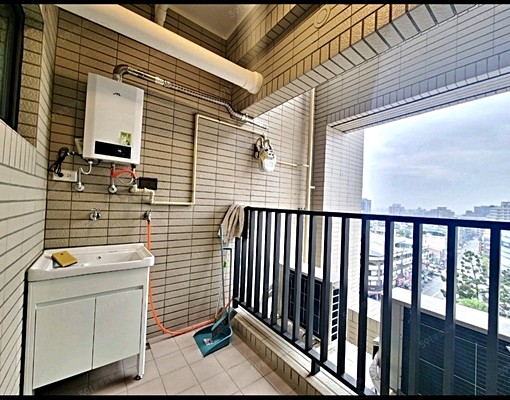 大里一年屋附車位家俱全+台水台電 - Image 5