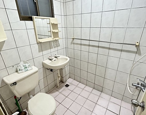 三張街/低樓層/傢俱電齊全/獨洗獨曬 - Image 3