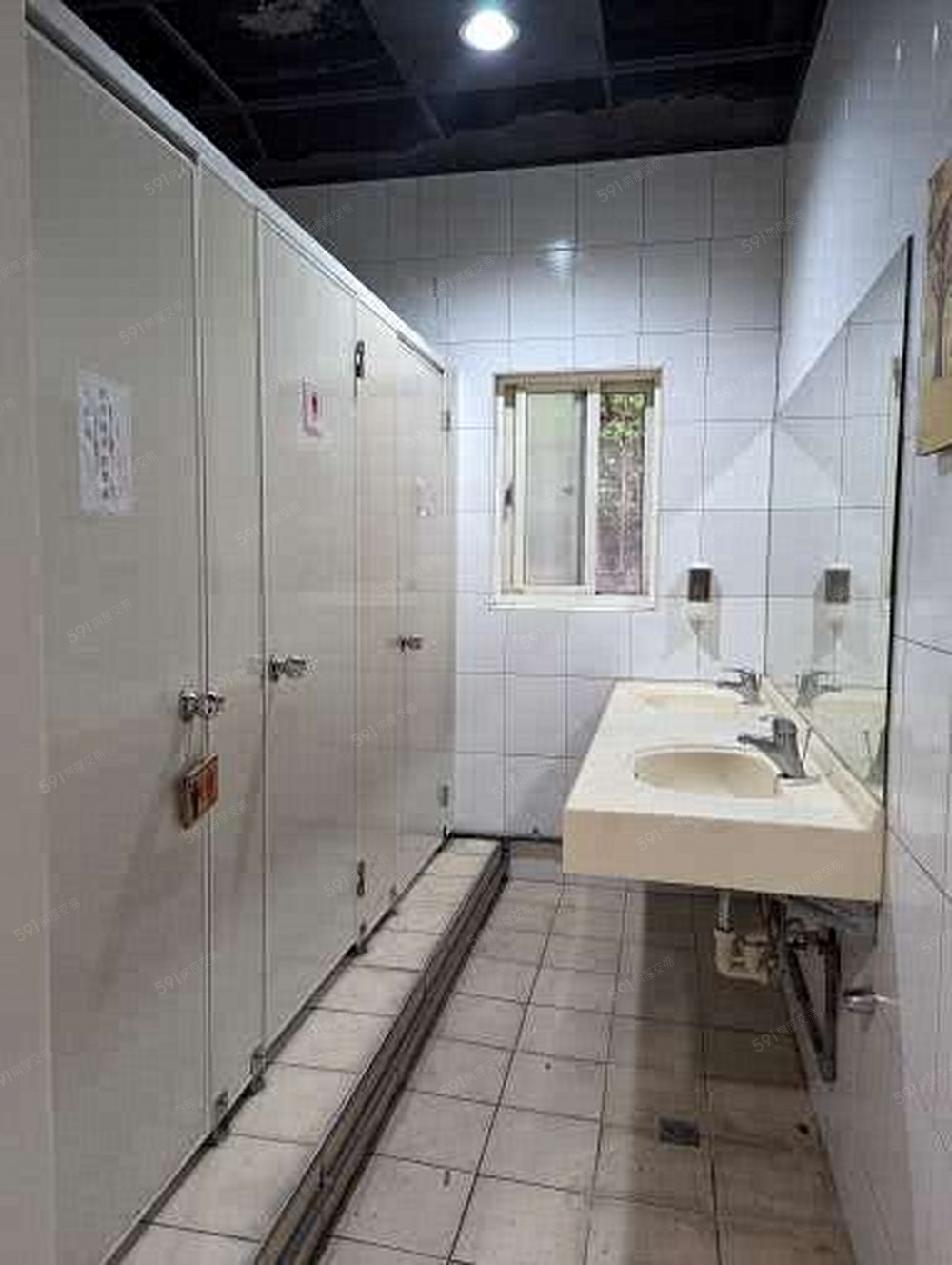 一樓廁所