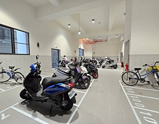 高雄新驛站匯視界質感裝潢傢俱齊全四房平車 - Image 15