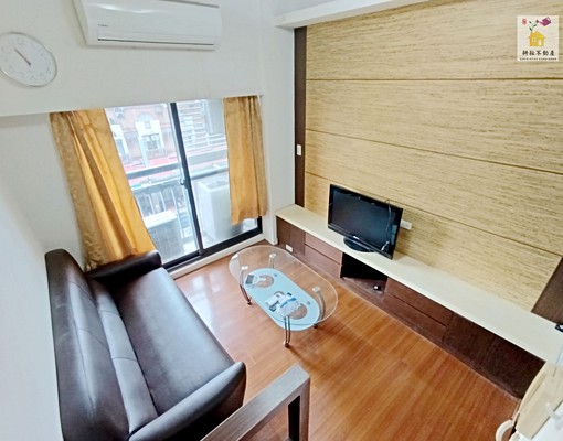 中國醫精緻裝潢樓中樓(家具電齊全) - Image 1