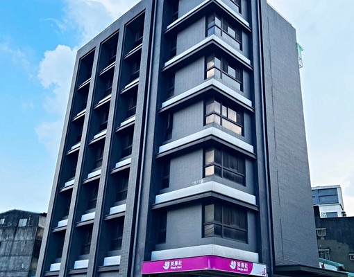 群義房屋呂心妍-出租晶璽全新三房車位 - Image 1