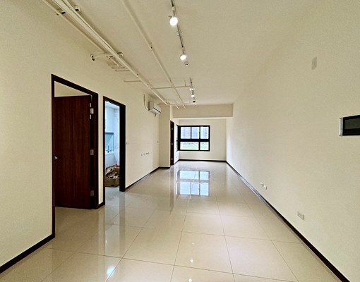 🌸我是承辦🌸海樂地簡約三房平車🌸住商陳小姐 - Image 1