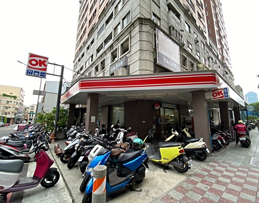 捷運美學😍有陽台.台水電可租補~承辦 - Image 14