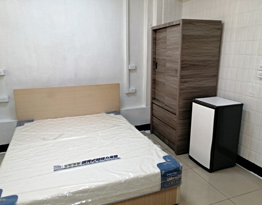 中正一路免費停汽車方便(室內另計)機車免 - Image 1