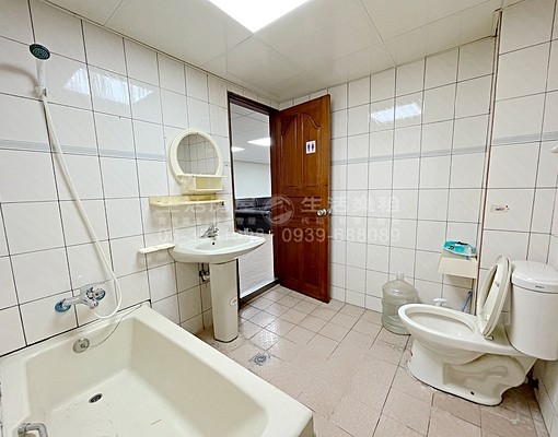 中正路華廈✦近總圖可租補有電梯設備齊全室內寬敞 - Image 11