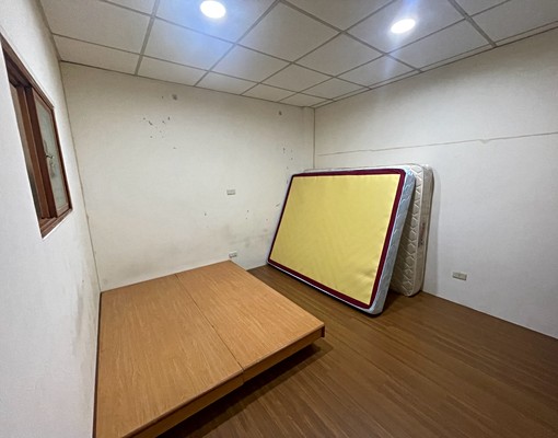 （已經有人下訂）屋況佳，樓下即站牌,距經國大門100公尺 - Image 2