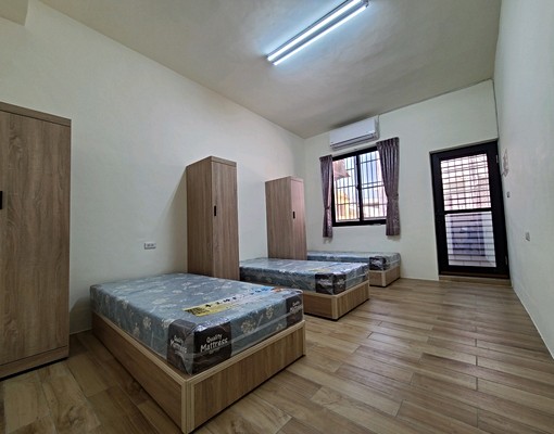 右昌l翻新透天4房l台積電8分鐘l - Image 1