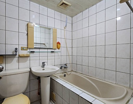 竹北國中旁。超優惠美三房。搶手出租 - Image 14