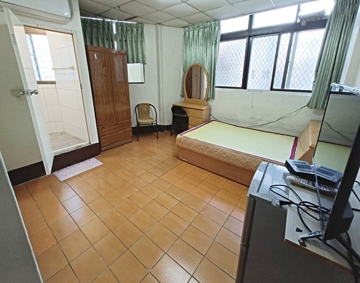 🌈便宜大套房🌈包水第四台🌈廁所有窗 - Image 1